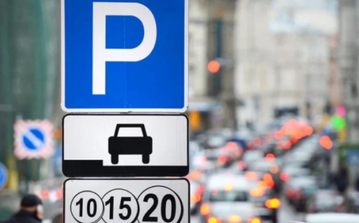 З понеділка, 22 квітня, паркування в Києві знову стане платним.
